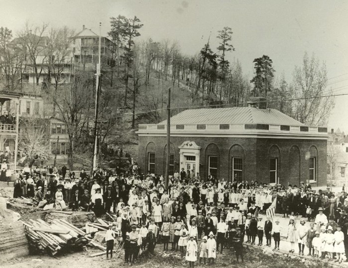 Eureka Springs Post Office 1918